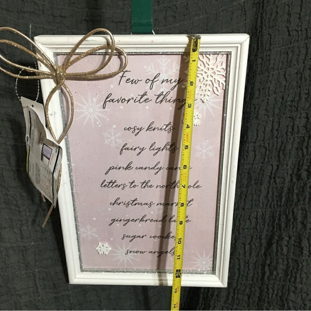 "Favorite Things" List Christmas Wall Decor - Picture 7 of 8